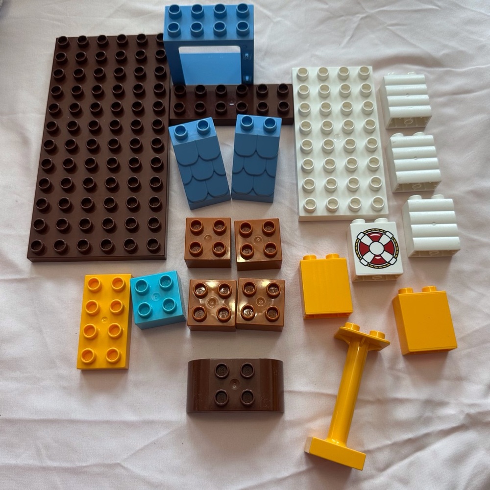 Random assortment of building bricks blocks‎ various colors & sizes - Picture 5 of 6